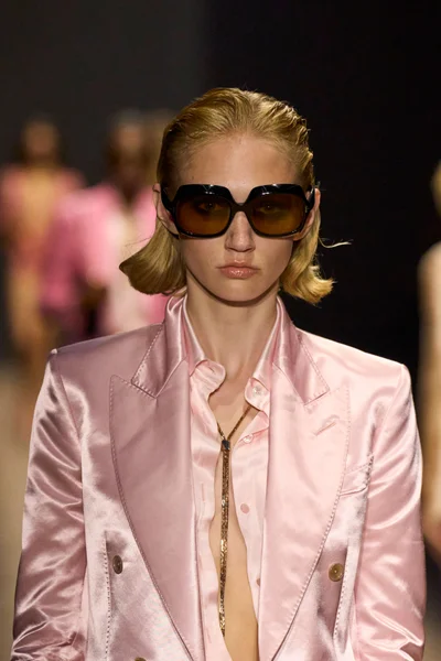 Look 63
